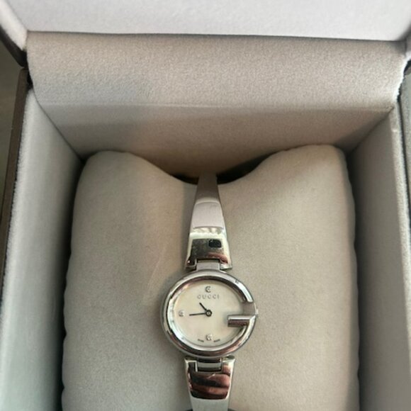 GUCCI Women's Guccissima Diamond Mother of Pearl Watch YA134504 - Picture 1 of 8